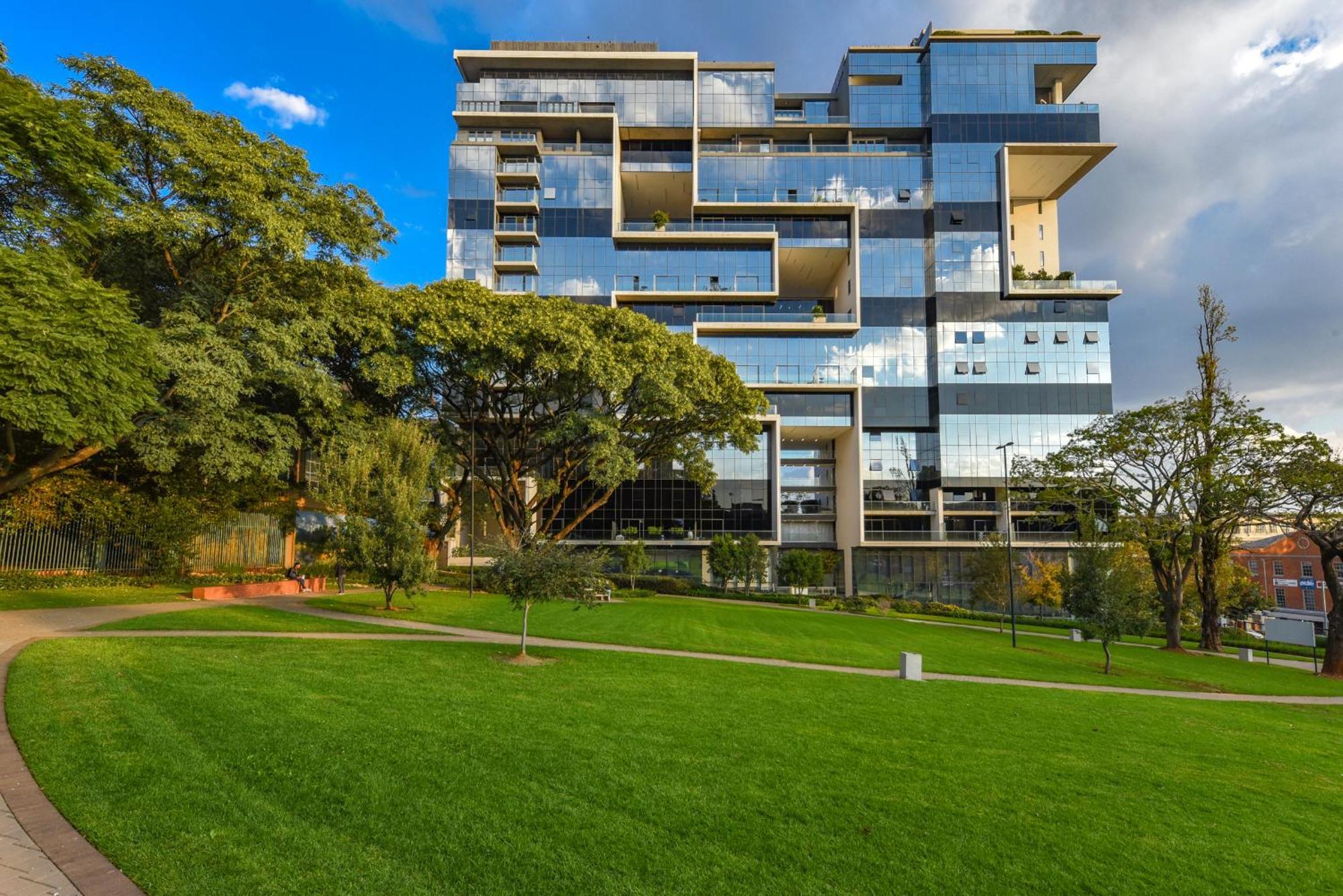 The Park Central Residence - With Generator Йоханесбург Екстериор снимка